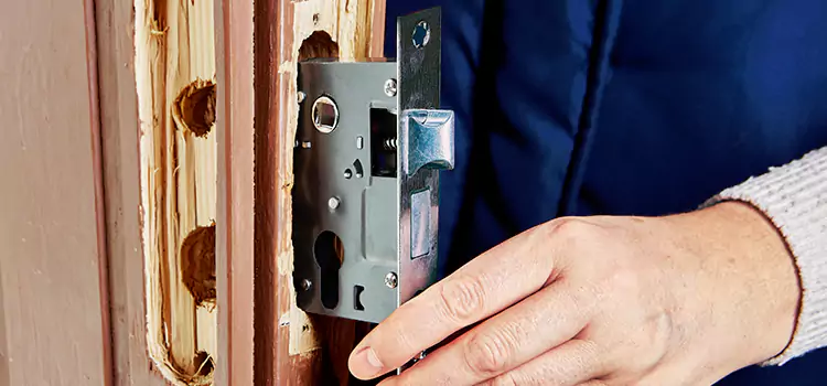 Garage Door Lock Replacement Lynwood